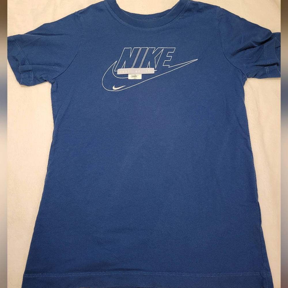 Bundle Of 2 Nike Kids Blue and Gray T-Shirts - Picture 6 of 7